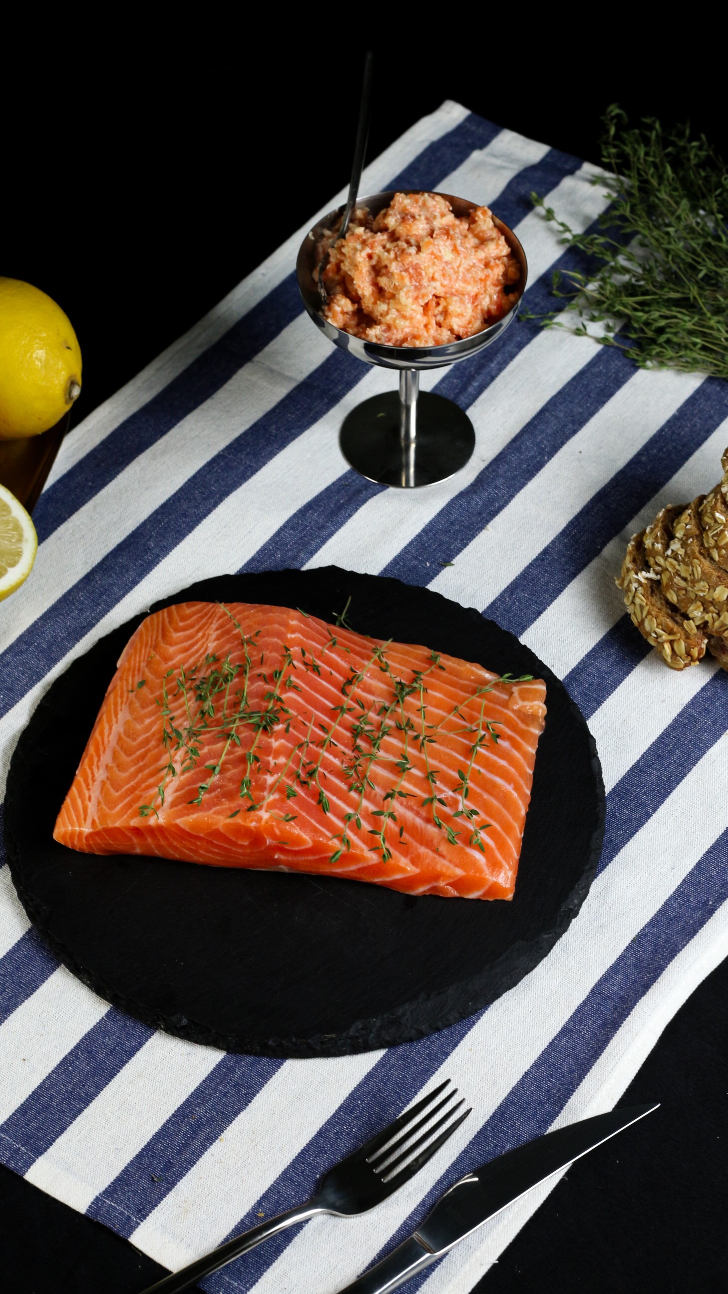 lightly salted salmon bali premium sliced