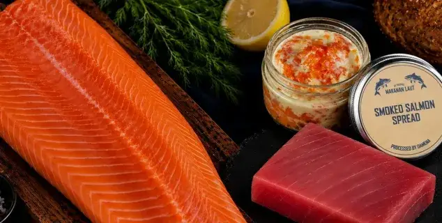Sashimi Home Set Bali — fresh salmon fillet, sashimi-grade tuna saku and smoked salmon spread